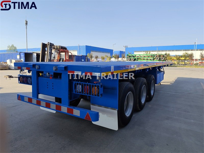 مقطورة ذات سرير مسطح ثلاثي المحور Tri Axle Flat Bed Trailer