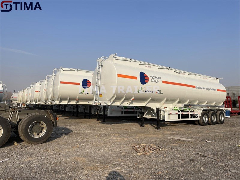 Remolque cisterna de aceite de 3 ejes y 50000 litros 3 Axle 50000 Liter Oil Tank Trailer
