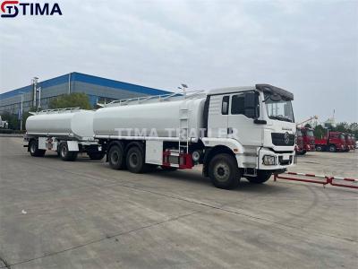 Remolque cisterna de combustible con barra de tiro